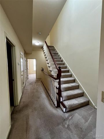 912 Russell Boulevard, St Louis, MO 63104