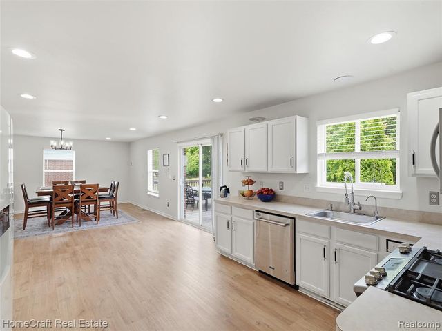 13585 Milton Drive, Belleville, MI 48111