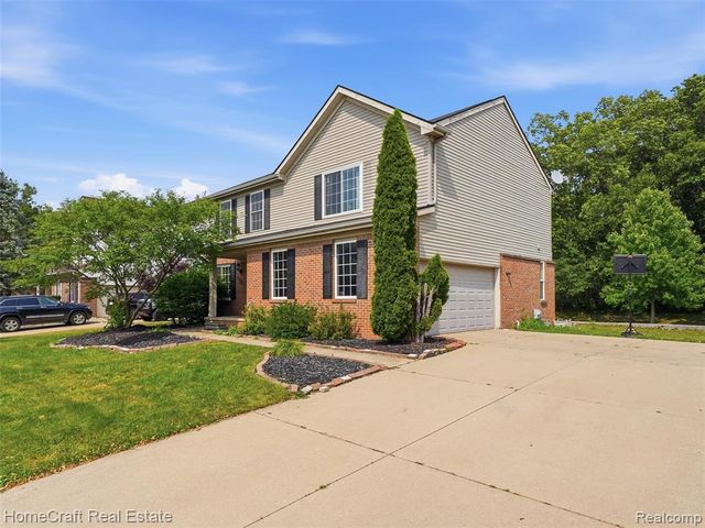13585 Milton Drive, Belleville, MI 48111