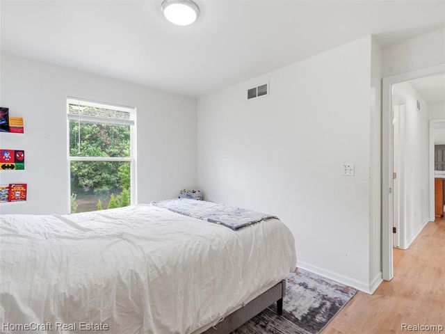 13585 Milton Drive, Belleville, MI 48111