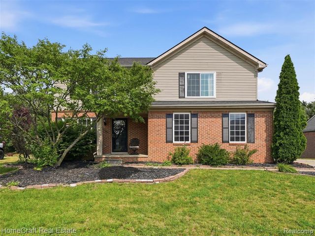 13585 Milton Drive, Belleville, MI 48111