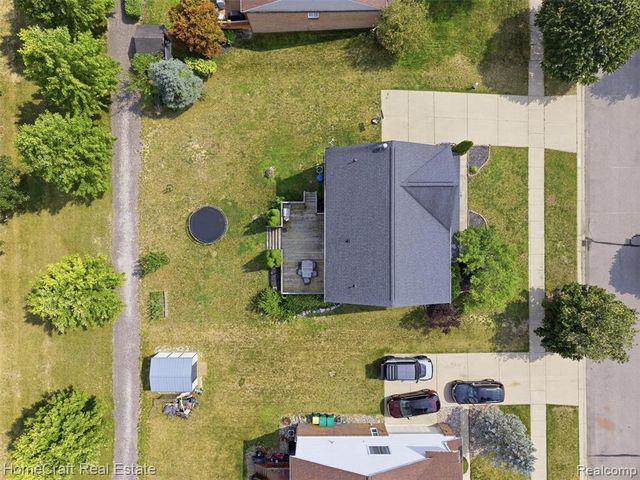 13585 Milton Drive, Belleville, MI 48111