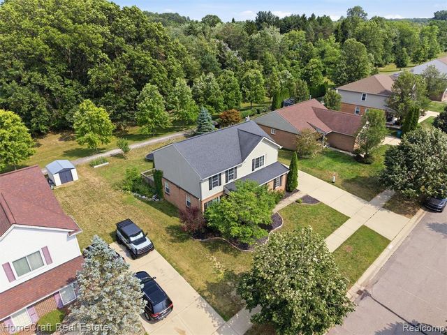 13585 Milton Drive, Belleville, MI 48111