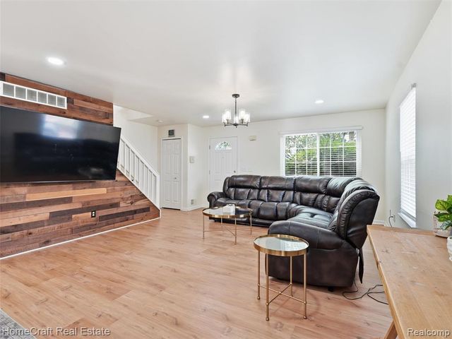 13585 Milton Drive, Belleville, MI 48111
