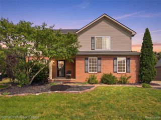13585 Milton Drive, Belleville, MI 48111