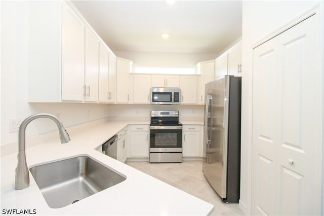 2156 Dragonfruit WAY, Naples, FL 34120