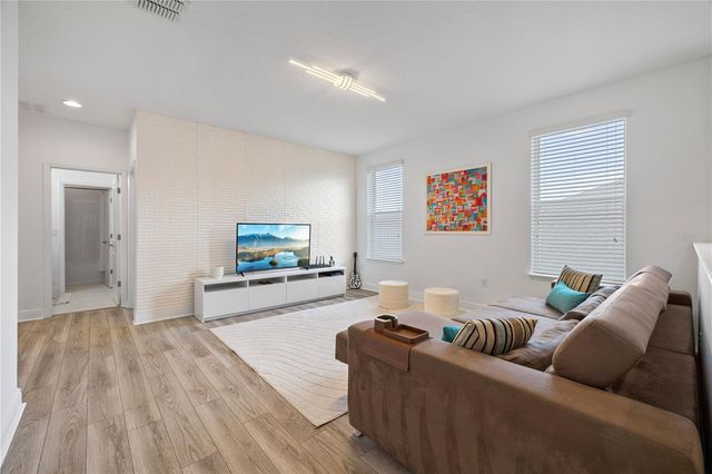 15518 HONEY MANDARIN WAY, Winter Garden, FL 34787