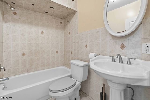 164 E Blackwell St, Dover Town, NJ 07801