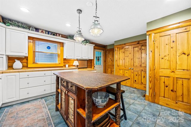 82 Running Ridge Road, Asheville, NC 28804
