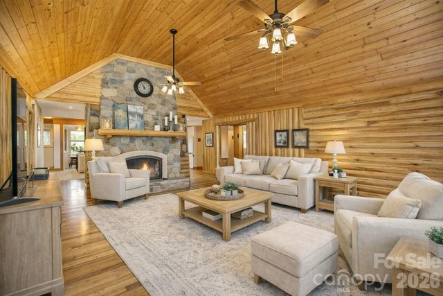 82 Running Ridge Road, Asheville, NC 28804