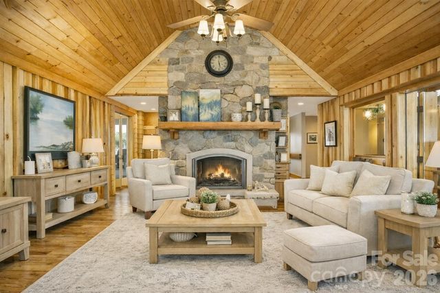 82 Running Ridge Road, Asheville, NC 28804