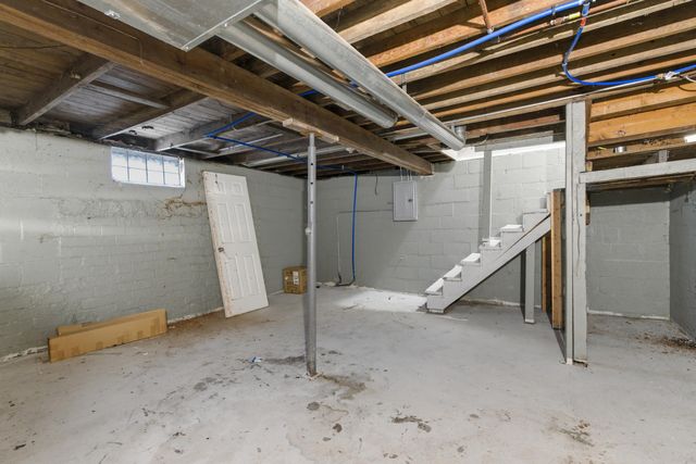 952 Willard Street, Gary, IN 46404