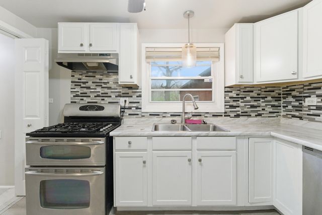 952 Willard Street, Gary, IN 46404