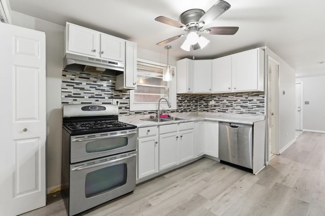 952 Willard Street, Gary, IN 46404