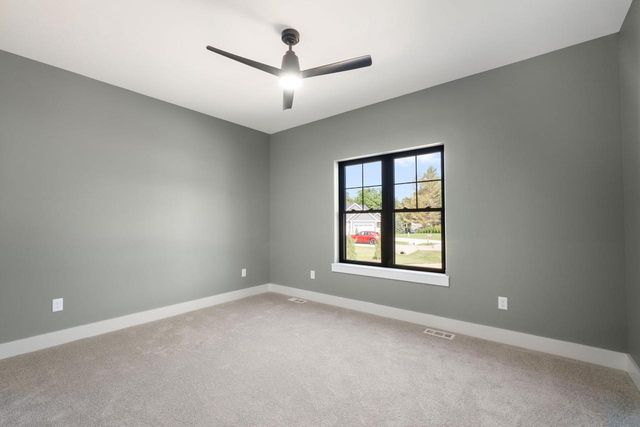 W332N4520 Grace COURT, Nashotah, WI 53058