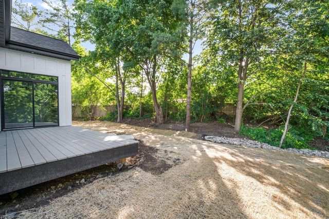 W332N4520 Grace COURT, Nashotah, WI 53058