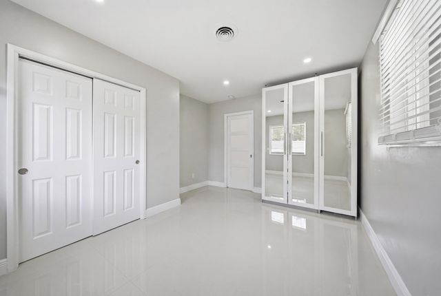 5031 NE 23rd Terrace, Lighthouse Point, FL 33064