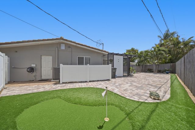 5031 NE 23rd Terrace, Lighthouse Point, FL 33064