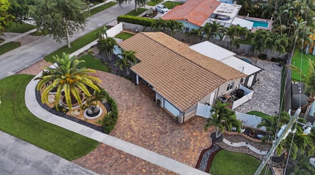 5031 NE 23rd Terrace, Lighthouse Point, FL 33064