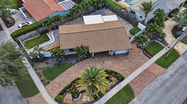 5031 NE 23rd Terrace, Lighthouse Point, FL 33064