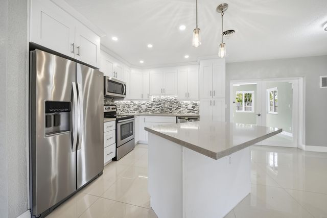 5031 NE 23rd Terrace, Lighthouse Point, FL 33064