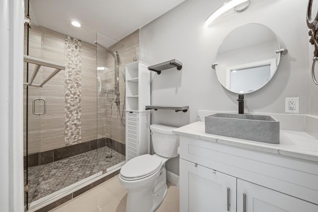 5031 NE 23rd Terrace, Lighthouse Point, FL 33064