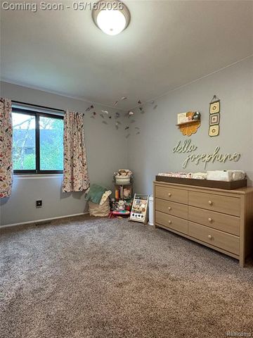 512 Victoria Square Boulevard, Brighton, MI 48116