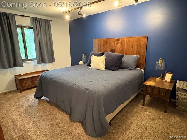 512 Victoria Square Boulevard, Brighton, MI 48116
