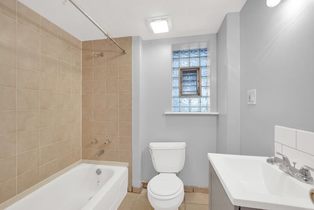 3826 S Honore Street, Chicago, IL 60609