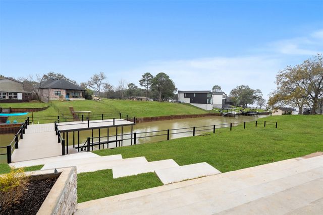 217 Autumn Wood Trail, Gun Barrel City, TX 75156