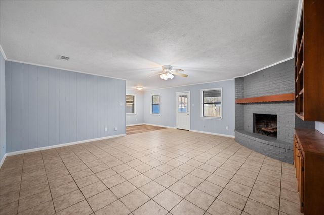 208 Gladstone Avenue, Corsicana, TX 75110