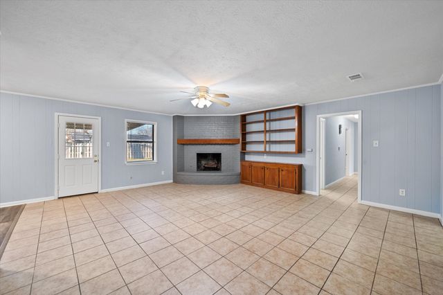 208 Gladstone Avenue, Corsicana, TX 75110