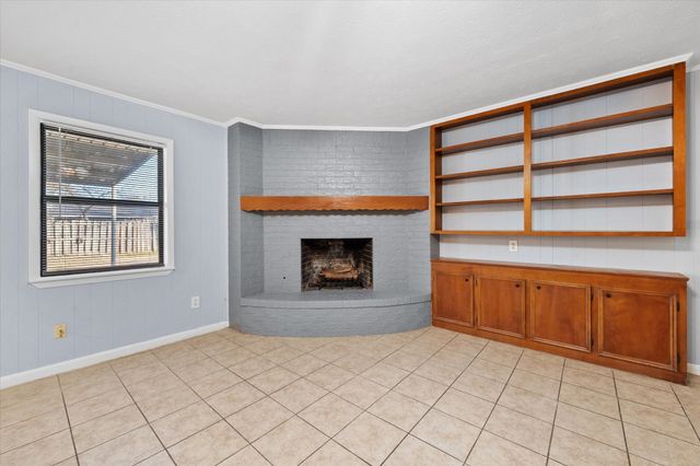 208 Gladstone Avenue, Corsicana, TX 75110