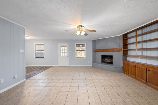 208 Gladstone Avenue, Corsicana, TX 75110