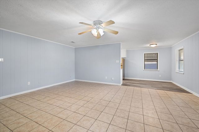 208 Gladstone Avenue, Corsicana, TX 75110