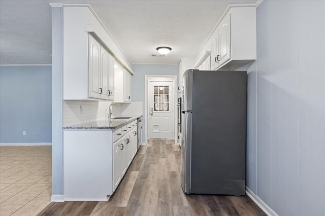 208 Gladstone Avenue, Corsicana, TX 75110