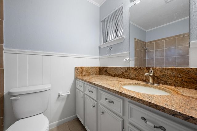 208 Gladstone Avenue, Corsicana, TX 75110