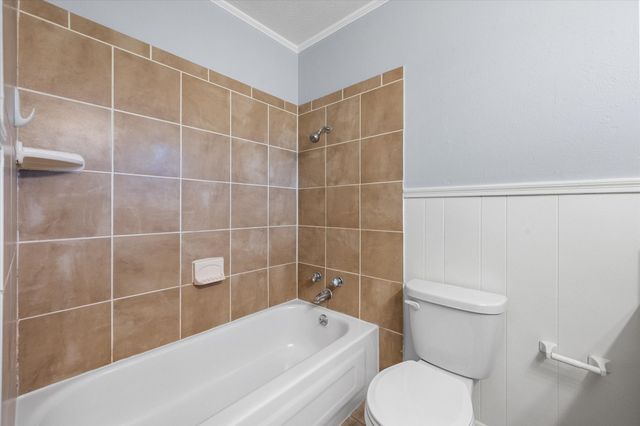 208 Gladstone Avenue, Corsicana, TX 75110