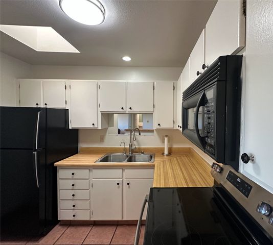 155 Calle Ojo Feliz, Unit V, Santa Fe, NM 87505