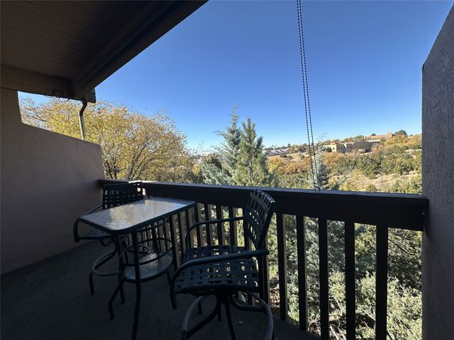 155 Calle Ojo Feliz, Unit V, Santa Fe, NM 87505