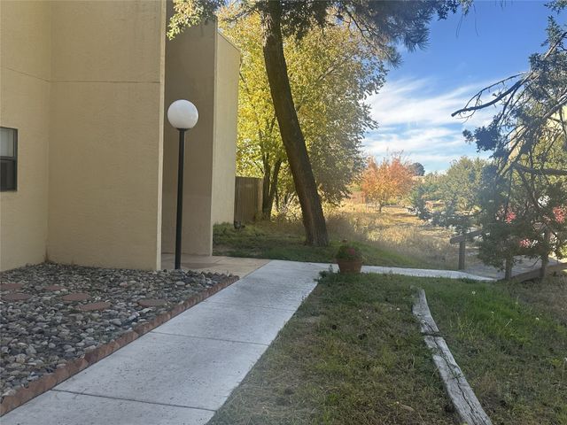 155 Calle Ojo Feliz, Unit V, Santa Fe, NM 87505