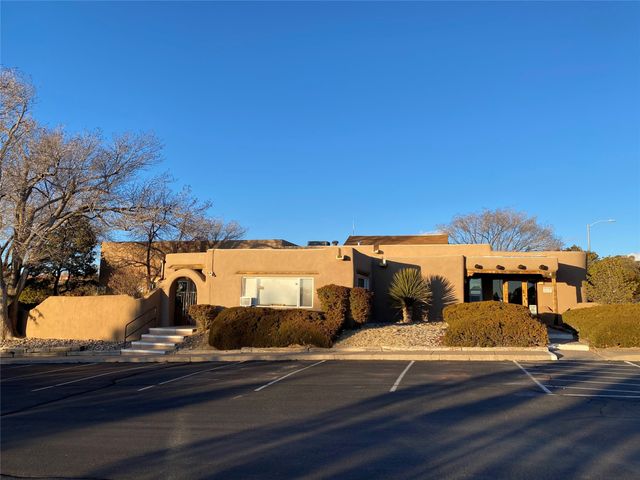 155 Calle Ojo Feliz, Unit V, Santa Fe, NM 87505