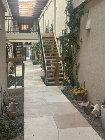 155 Calle Ojo Feliz, Unit V, Santa Fe, NM 87505