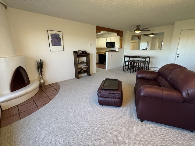 155 Calle Ojo Feliz, Unit V, Santa Fe, NM 87505