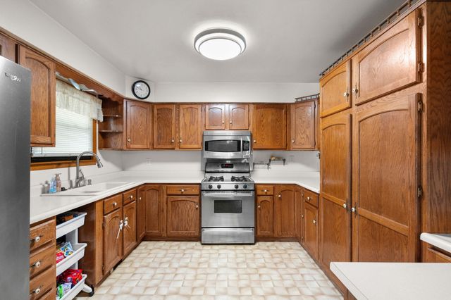 3150 Oakwood Street, Portage, IN 46368