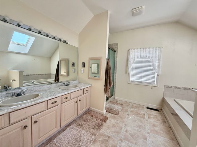 35 Cherrywood Drive, Dover, NH 03820
