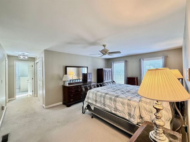 35 Cherrywood Drive, Dover, NH 03820