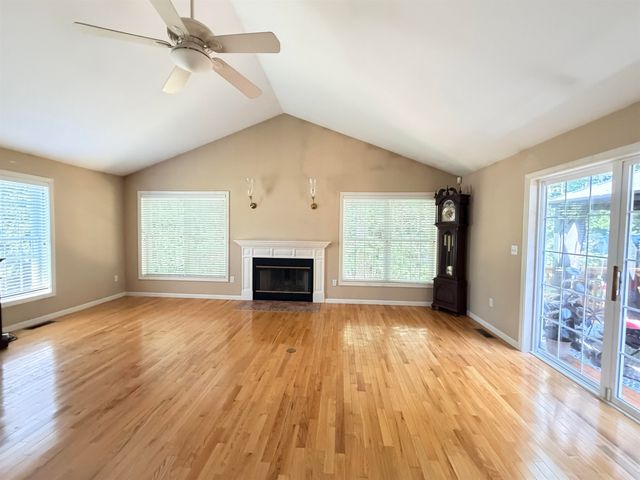 35 Cherrywood Drive, Dover, NH 03820