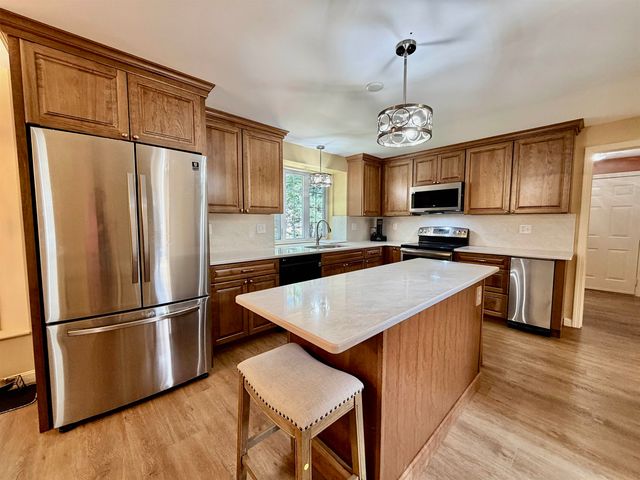 35 Cherrywood Drive, Dover, NH 03820
