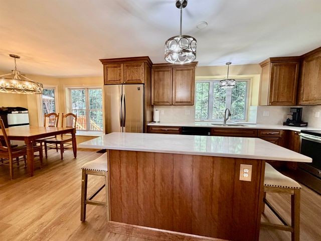 35 Cherrywood Drive, Dover, NH 03820